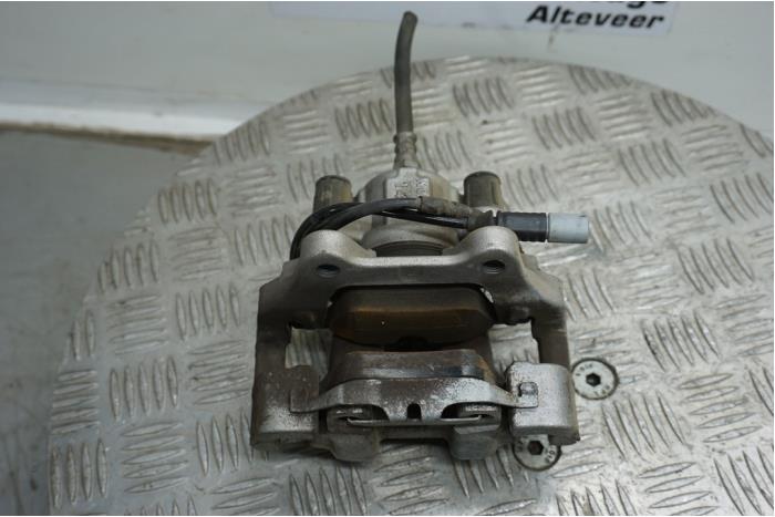 Rear brake calliper, right from a BMW 3 serie (F30) 330e 2018