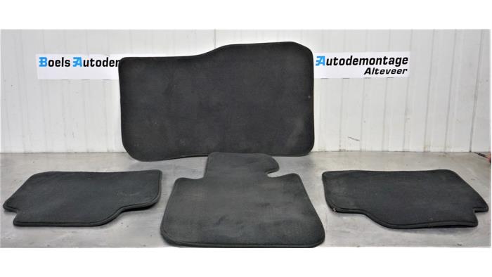 Set of mats from a BMW 3 serie (F30) 330e 2018
