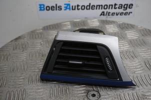 Używane Kratka wentylacyjna deski rozdzielczej BMW 3 serie Gran Turismo (F34) 320d 2.0 16V Cena € 25,00 Procedura marży oferowane przez Boels Autodemontage