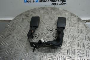 Used Rear seatbelt buckle, centre BMW 3 serie Gran Turismo (F34) 320d 2.0 16V Price € 15,00 Margin scheme offered by Boels Autodemontage