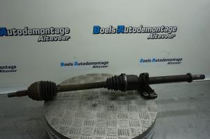 Used Front drive shaft, right Renault Clio III (BR/CR) 1.4 16V Price on request offered by Boels Autodemontage