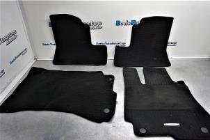 Usagé Kit tapis Mercedes S (W221) 3.5 S-350 24V Prix € 45,00 Règlement à la marge proposé par Boels Autodemontage