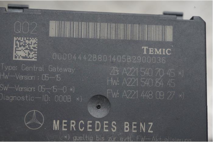 Gateway module from a Mercedes-Benz S (W221) 3.5 S-350 24V 2006