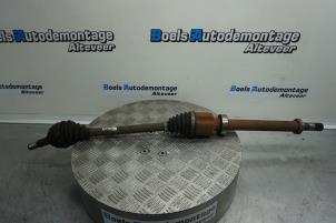 Used Front drive shaft, right Renault Clio IV Estate/Grandtour (7R) 1.5 Energy dCi 90 FAP Price on request offered by Boels Autodemontage