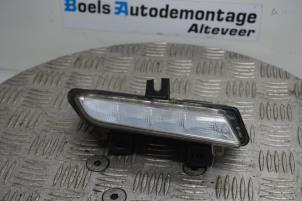 Used Daytime running light, right Renault Clio IV Estate/Grandtour (7R) 1.5 Energy dCi 90 FAP Price € 25,00 Margin scheme offered by Boels Autodemontage