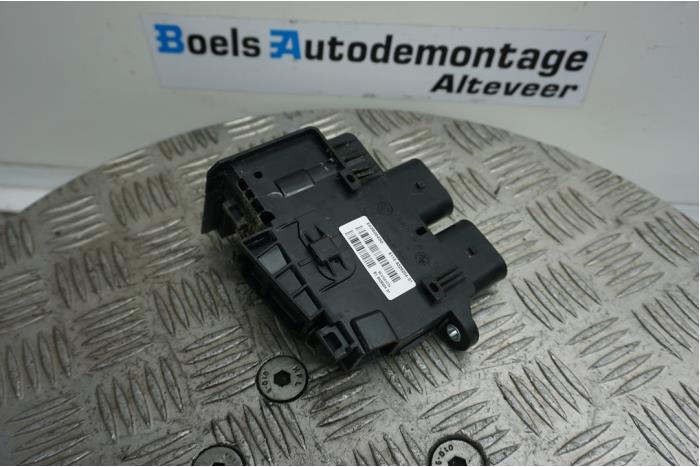 Usados Distribuidor de corriente BMW X3 (F25) sDrive 28i 2.0 16V Twin Power Turbo Precio € 50,00 Norma de margen ofrecido por Boels Autodemontage