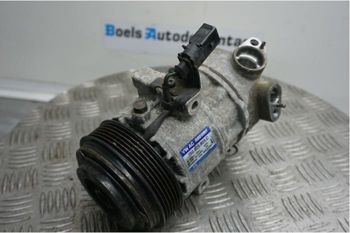 Air conditioning pump from a Volkswagen Up! (121) 1.0 12V 60 2015