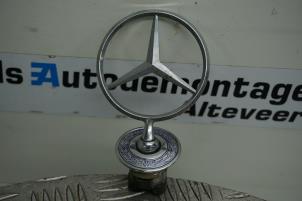 Used Emblem Mercedes S (W220) 5.0 S-500 V8 24V 4-Matic Price € 20,00 Margin scheme offered by Boels Autodemontage