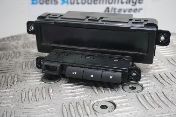 Begagnade Innerdisplay Kia Cee'd Sporty Wagon (EDF) 1.4 16V Pris € 40,00 Marginaltabell erbjuds av Boels Autodemontage