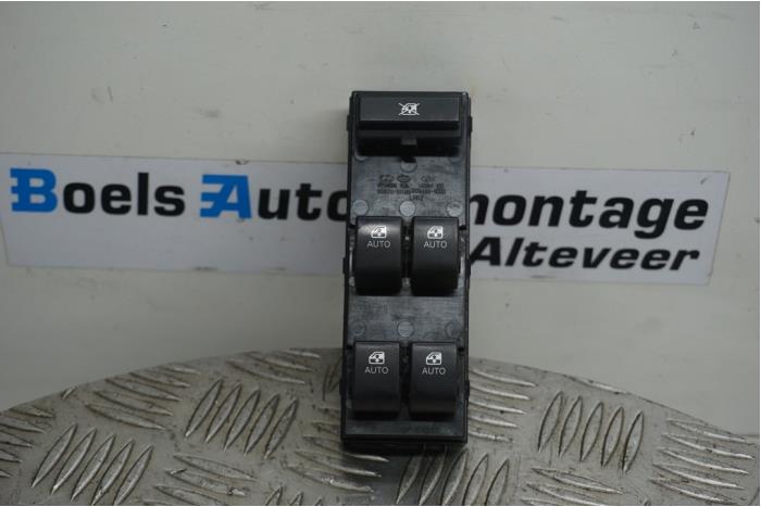 Usados Interruptor combinado de ventanillas Kia Cee'd Sporty Wagon (EDF) 1.4 16V Precio € 25,00 Norma de margen ofrecido por Boels Autodemontage