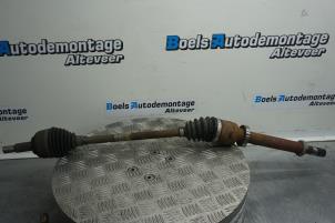Used Front drive shaft, right Renault Clio III (BR/CR) 1.2 16V 75 Price on request offered by Boels Autodemontage