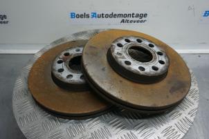 Used Front brake disc Volkswagen Golf Plus (5M1/1KP) 1.6 FSI 16V Price on request offered by Boels Autodemontage