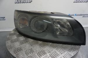 Used Headlight, right Volvo V50 (MW) 2.0 D 16V Price on request offered by Boels Autodemontage