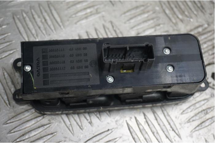 Multi-functional window switch from a Volvo V50 (MW) 2.0 D 16V 2004