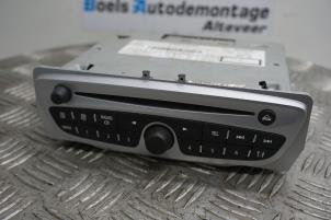 Używane Radioodtwarzacz CD Renault Megane III Berline (BZ) 1.6 16V Cena na żądanie oferowane przez Boels Autodemontage