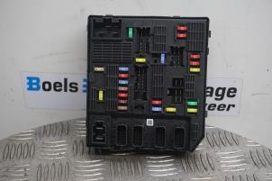 Used Fuse box Renault Scénic III (JZ) 1.4 16V TCe 130 Price € 75,00 Margin scheme offered by Boels Autodemontage