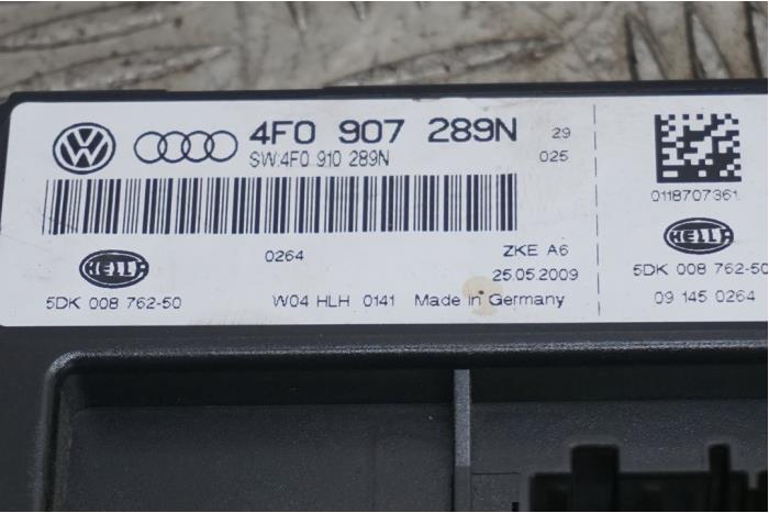 Body control computer from a Audi A6 (C6) 2.7 TDI V6 24V Quattro 2010