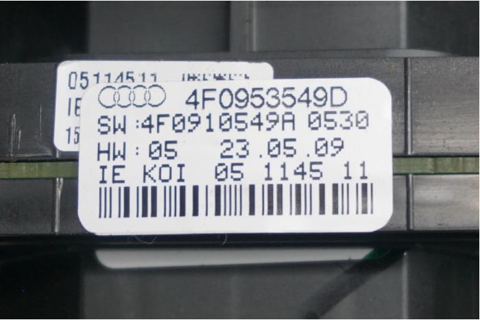 Interruptor combinado columna de dirección de un Audi A6 (C6) 2.7 TDI V6 24V Quattro 2010