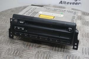Używane Radioodtwarzacz CD Mini Mini Cooper S (R53) 1.6 16V Cena € 35,00 Procedura marży oferowane przez Boels Autodemontage