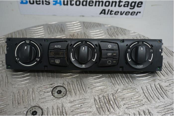 Heater control panel from a BMW 5 serie (E60) 520d 16V Corporate Lease 2006