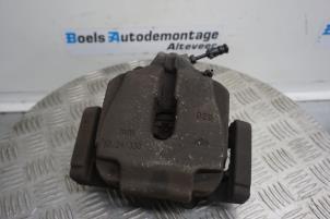 Used Front brake calliper, right BMW 5 serie Touring (F11) 520d 16V Price € 65,00 Margin scheme offered by Boels Autodemontage