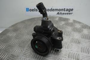 Usagé Pompe de direction Ford Fusion 1.4 16V Prix € 35,00 Règlement à la marge proposé par Boels Autodemontage