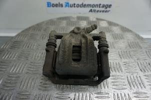Usagé Etrier de frein (pince) arrière gauche Mercedes B (W245,242) 2.0 B-200 16V Prix € 35,00 Règlement à la marge proposé par Boels Autodemontage