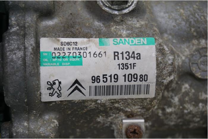 Air conditioning pump from a Peugeot 307 SW (3H) 1.6 16V 2006