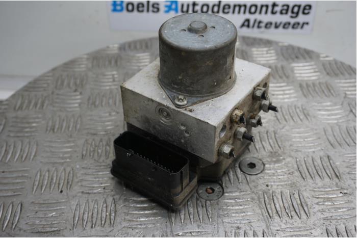 Pompe ABS d'un MINI Clubman (R55) 1.6 16V One 2010