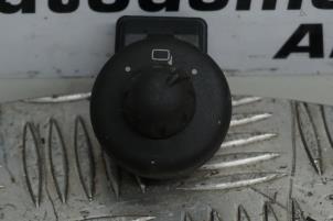 Używane Przelacznik lusterka Mini Clubman (R55) 1.6 16V One Cena € 15,00 Procedura marży oferowane przez Boels Autodemontage
