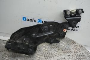 Used Sliding door roller, right Ford B-Max (JK8) 1.0 EcoBoost 12V 100 Price € 30,00 Margin scheme offered by Boels Autodemontage