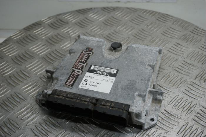 Used Engine management computer Opel Vectra C GTS 3.0 CDTI V6 24V Price € 75,00 Margin scheme offered by Boels Autodemontage