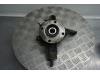 Front wheel hub from a Peugeot Partner Tepee (7A/B/C/D/E/F/G/J/P/S), 2008 / 2018 1.6 VTI 120 16V Phase 1, MPV, Petrol, 1.598cc, 88kW (120pk), FWD, EP6C; 5FS, 2010-04 / 2012-02 2012
