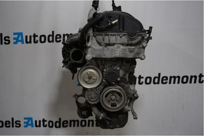 Engine from a Peugeot Partner Tepee (7A/B/C/D/E/F/G/J/P/S) 1.6 VTI 120 16V Phase 1 2012