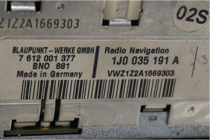 System nawigacji z Volkswagen Passat Variant (3B6) 2.0 20V 2001