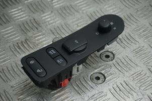 Używane Przelacznik lusterka Seat Leon (1P1) 2.0 TFSI Cupra 16V Cena € 30,00 Procedura marży oferowane przez Boels Autodemontage