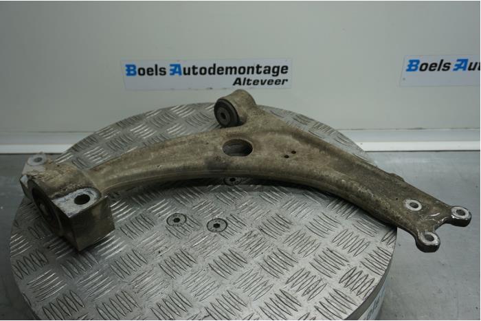 Front wishbone, right from a Seat Leon (1P1) 2.0 TFSI Cupra 16V 2009