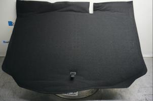 Używane Plyta podlogowa bagaznika Ford Fiesta 7 1.1 Ti-VCT 12V 70 Cena € 45,00 Procedura marży oferowane przez Boels Autodemontage