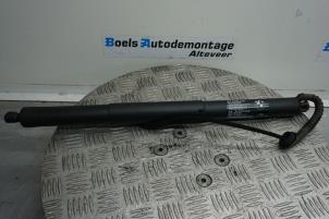 Used Rear gas strut, right BMW X5 (F15) xDrive 40d 3.0 24V Price € 80,00 Margin scheme offered by Boels Autodemontage