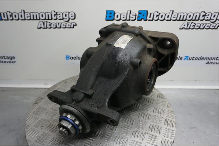 Rear differential from a BMW X5 (F15) xDrive 40d 3.0 24V 2016