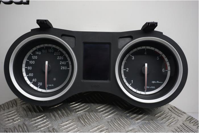 Odometer KM from a Alfa Romeo 159 Sportwagon (939BX) 1.9 JTDm 16V 2007