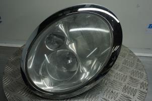 Used Headlight, right BMW Mini One/Cooper (R50) 1.6 16V One Price € 60,00 Margin scheme offered by Boels Autodemontage