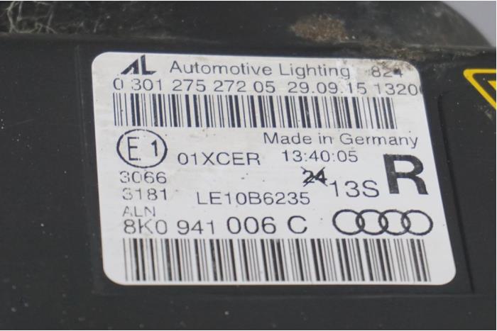 Optique avant principal droit d'un Audi S4 Avant (B8) 3.0 TFSI V6 24V 2010