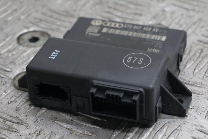 Gateway module Audi S4 Avant 3.0 TFSI V6 24V - 8T0907468AE