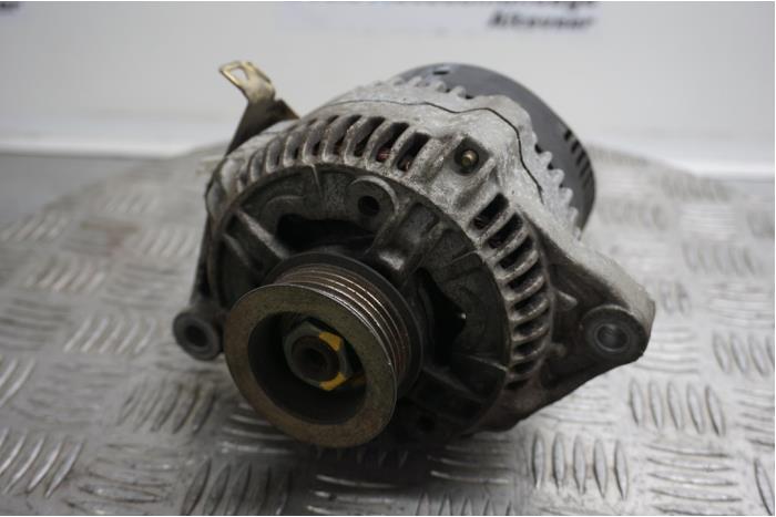 Begagnade Dynamo Toyota Avensis (T22) 1.8 16V Pris € 45,00 Marginaltabell erbjuds av Boels Autodemontage