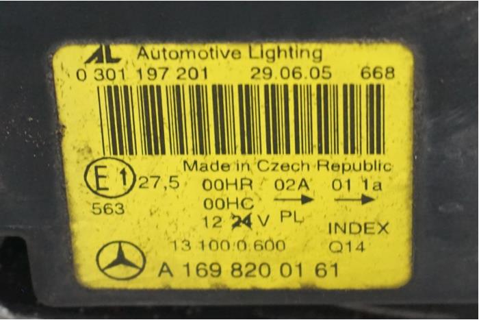 Scheinwerfer links van een Mercedes-Benz A (W169) 2.0 A-160 CDI 16V 5-Drs. 2005