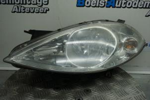 Used Headlight, left Mercedes A (W169) 2.0 A-160 CDI 16V 5-Drs. Price € 55,00 Margin scheme offered by Boels Autodemontage