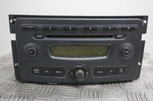 Used Radio CD player Smart Fortwo Coupé (451.3) 1.0 45 KW Price € 125,00 Margin scheme offered by Boels Autodemontage