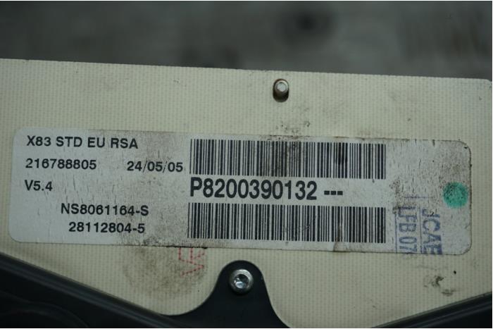 Cuentakilómetros de un Nissan Primastar 1.9 dCi 100 2005