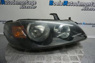 Used Headlight, right Nissan Almera (N16) 1.5 16V Price € 65,00 Margin scheme offered by Boels Autodemontage